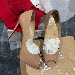 Christian Louboutin New Very Prive 120 Patent Nude 38.5